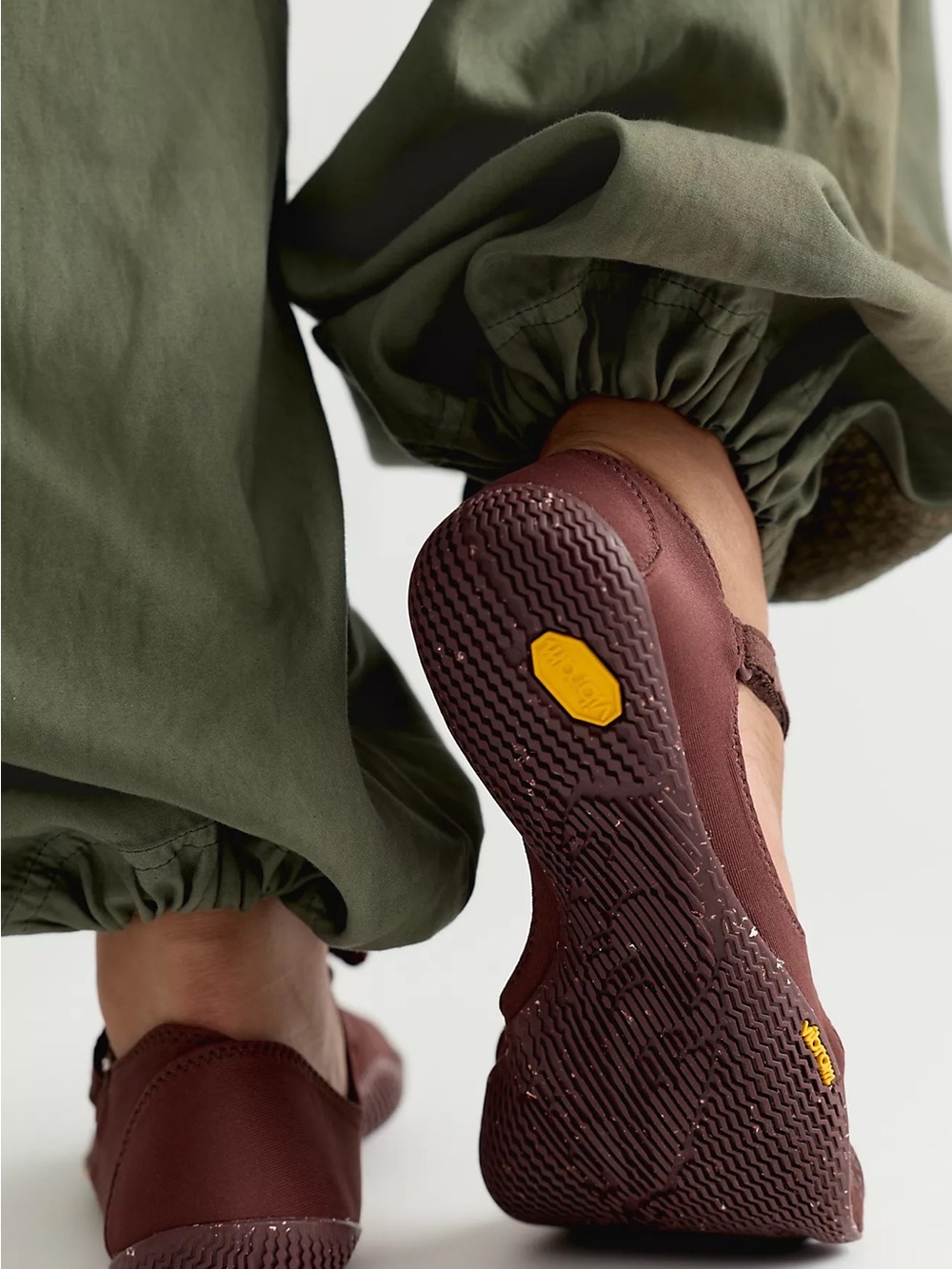 Authentic Vibram Women's FiveFingers Toe Sandals in Brown (priced well) - Picture 3 of 4